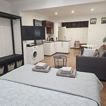 City Center Apartments Пафос Екстериор снимка
