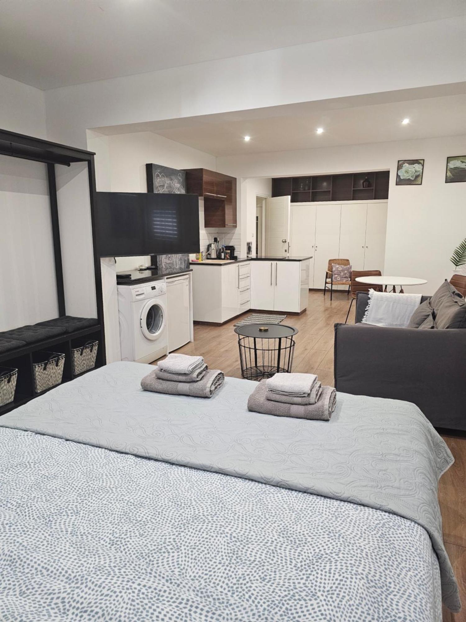 City Center Apartments Пафос Екстериор снимка