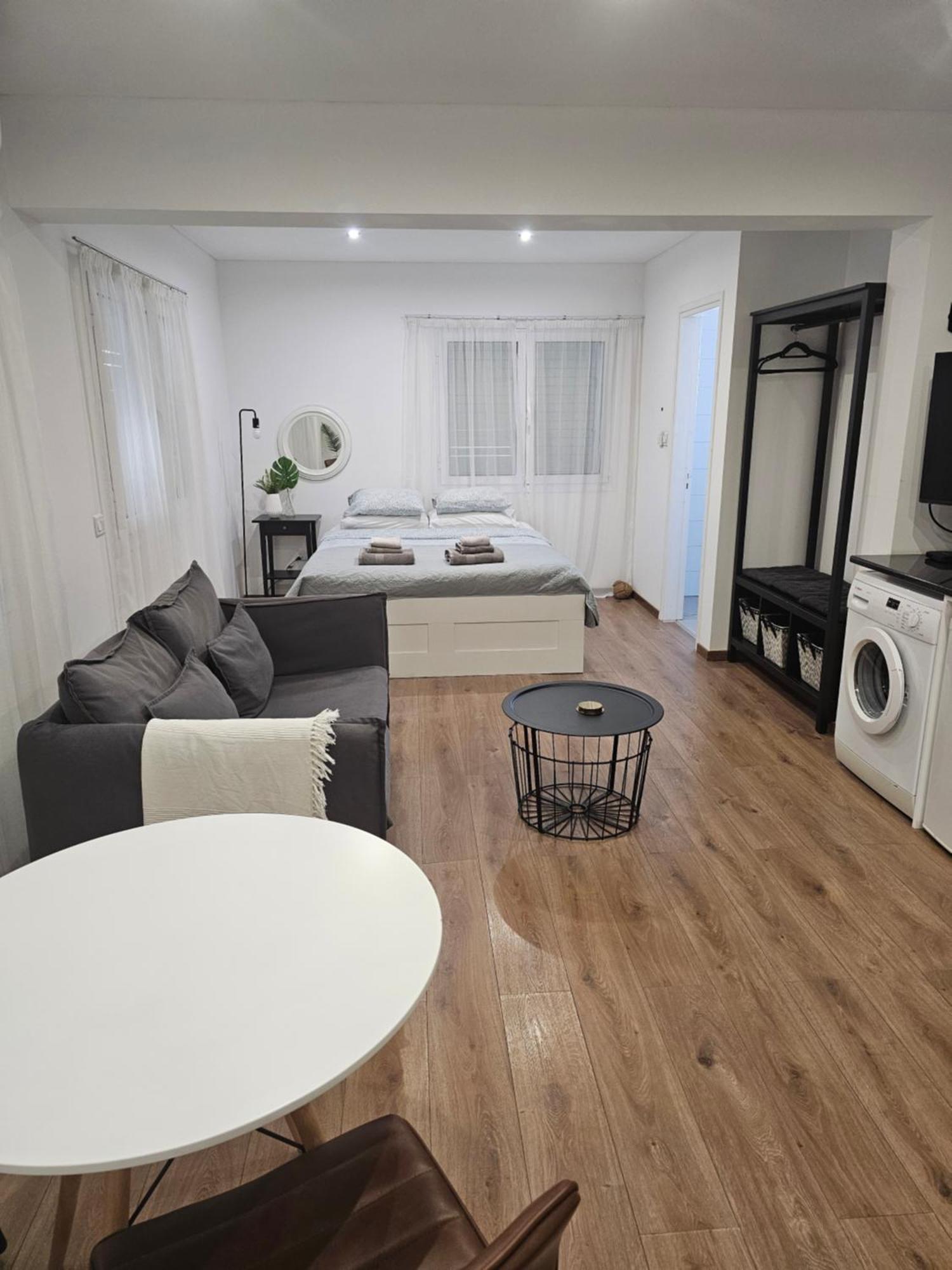 City Center Apartments Пафос Екстериор снимка
