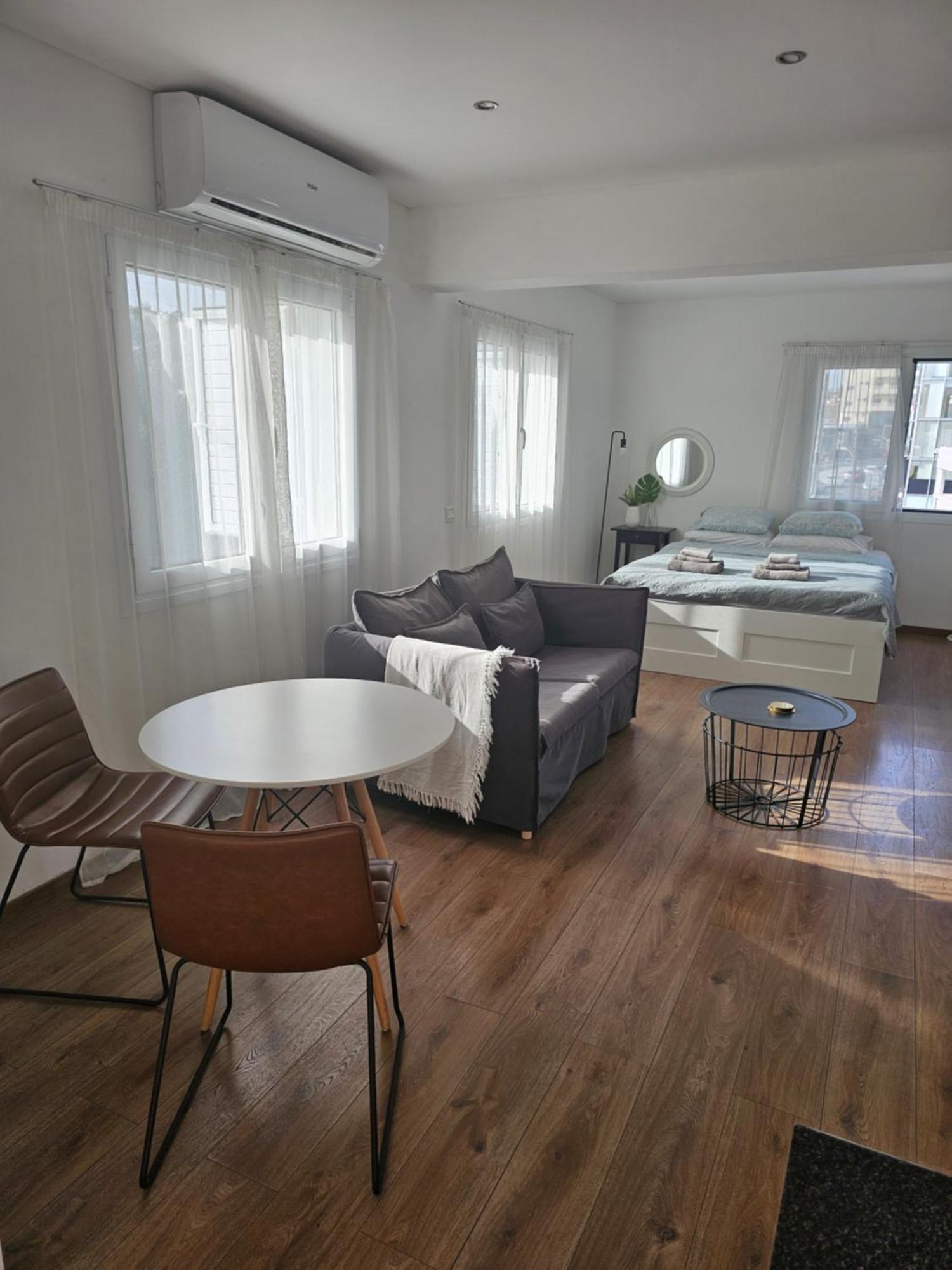 City Center Apartments Пафос Екстериор снимка