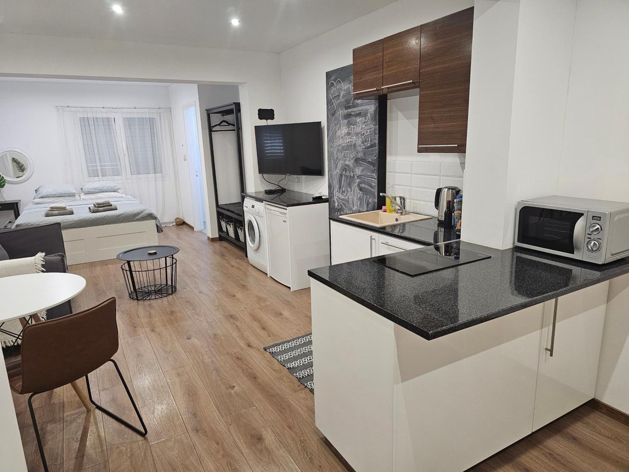 City Center Apartments Пафос Екстериор снимка
