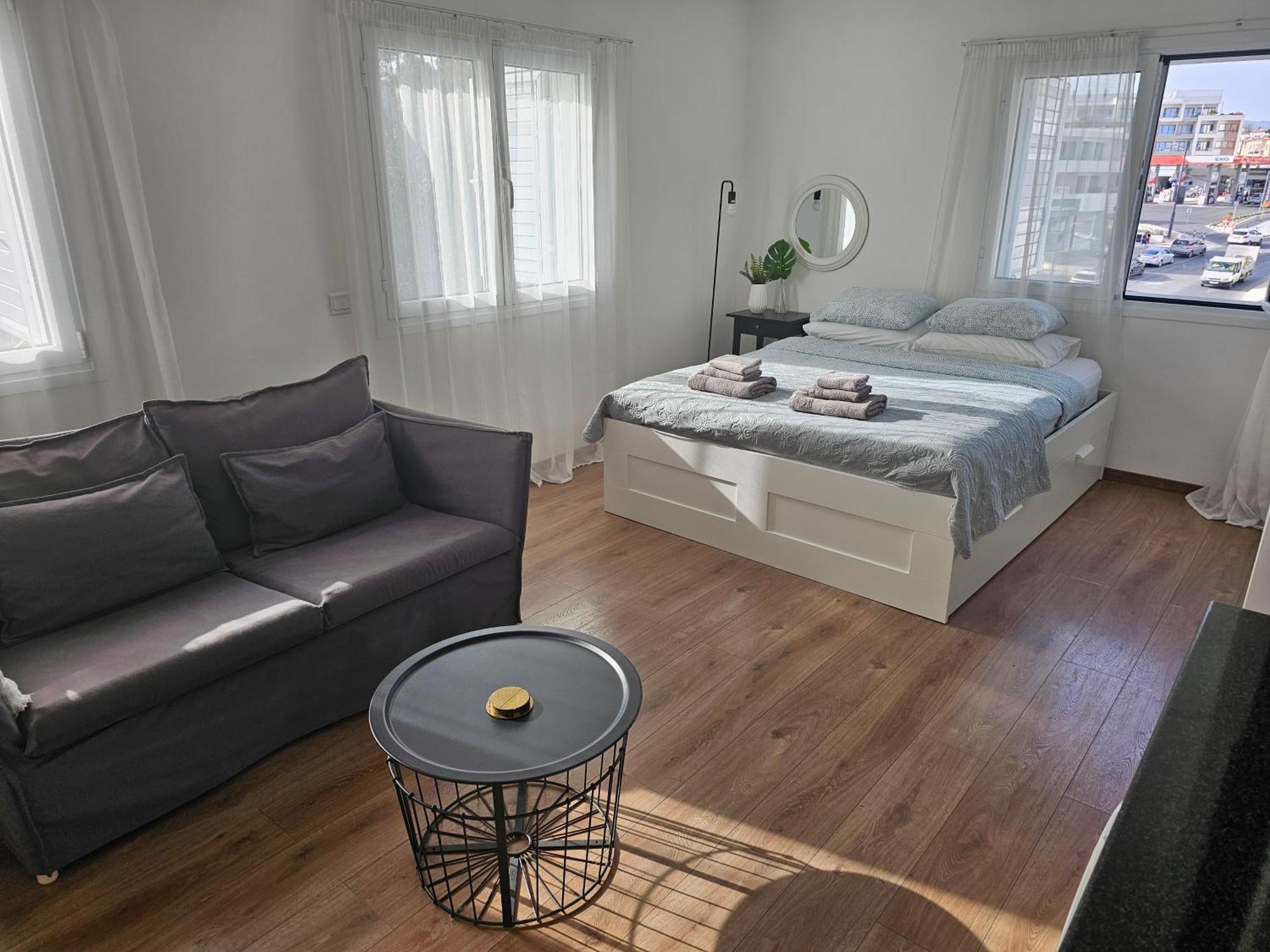 City Center Apartments Пафос Екстериор снимка