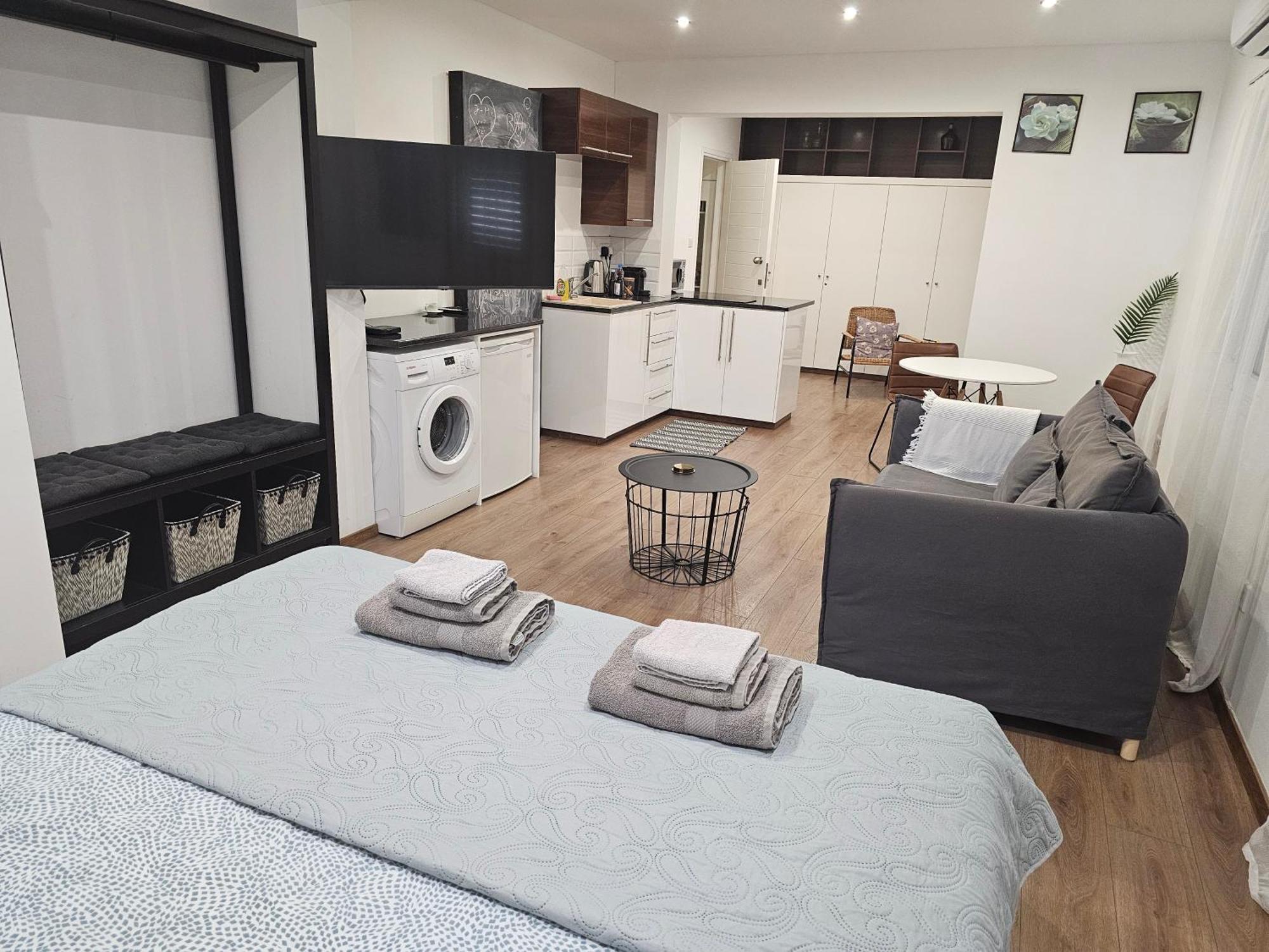 City Center Apartments Пафос Екстериор снимка