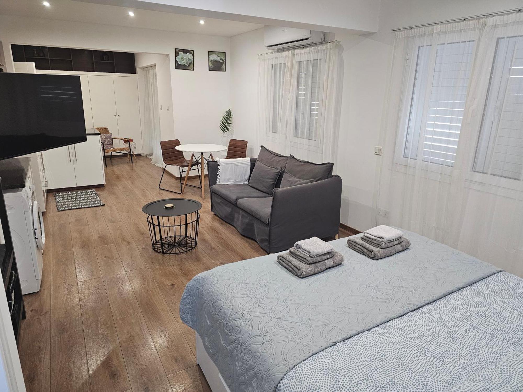 City Center Apartments Пафос Екстериор снимка